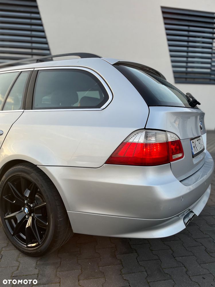 BMW Seria 5 525d Touring - 4