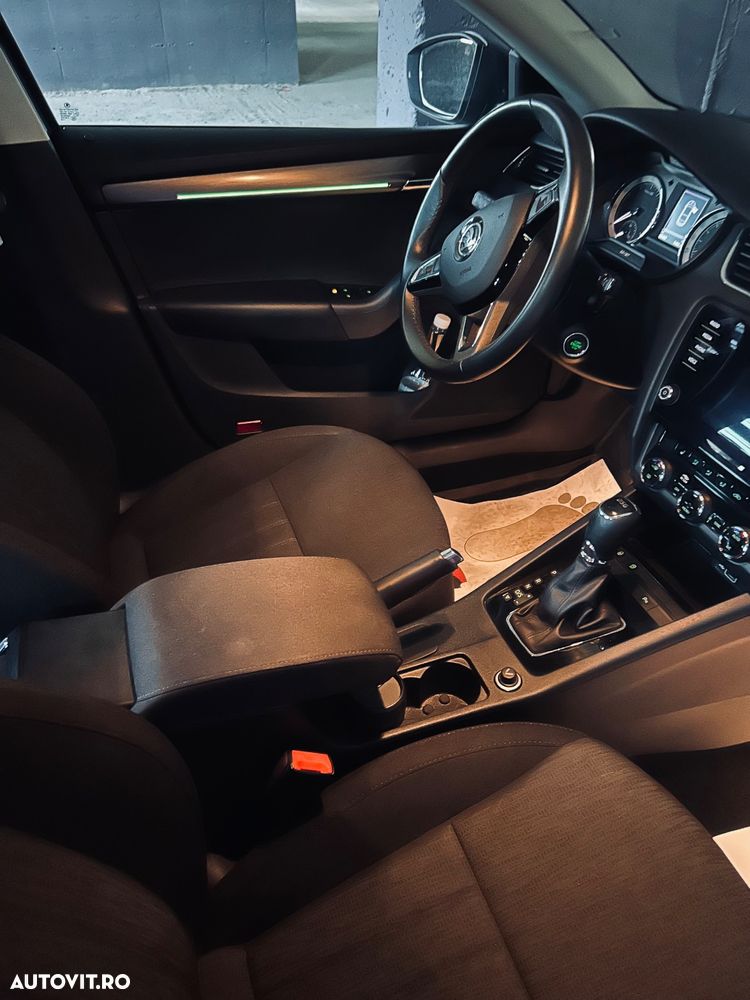 Skoda Octavia 2.0 TSI DSG Style - 4