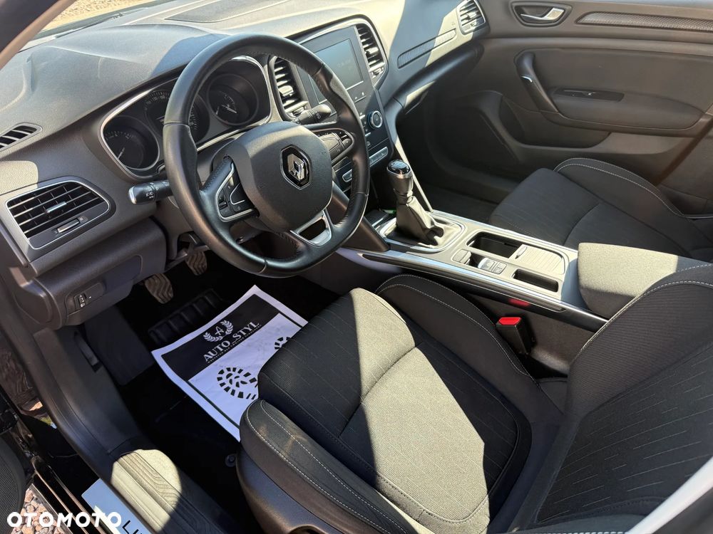 Renault Megane TCe 140 GPF LIMITED - 25