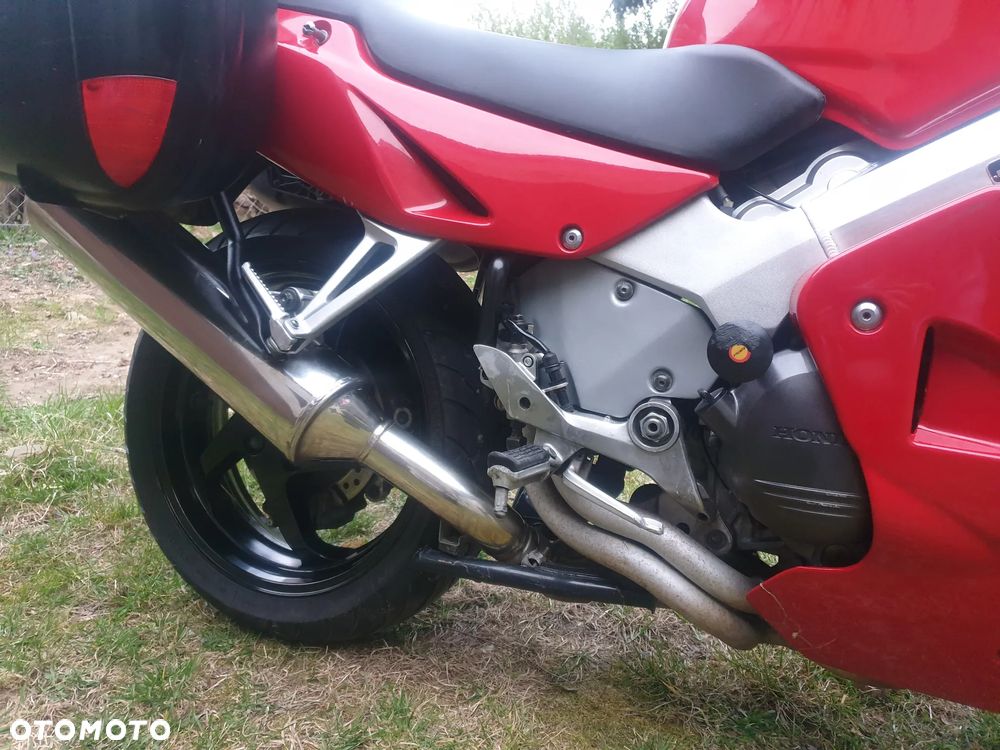 Honda VFR - 8