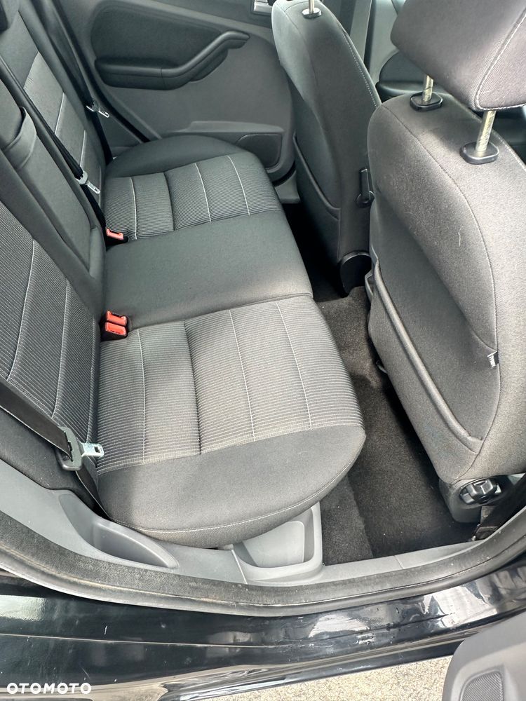 Ford Focus 1.8 Titanium - 18