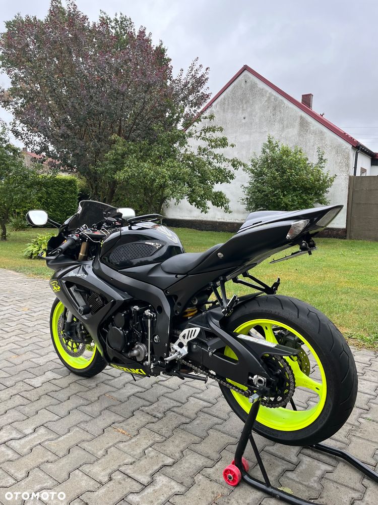 Suzuki GSX-R - 8