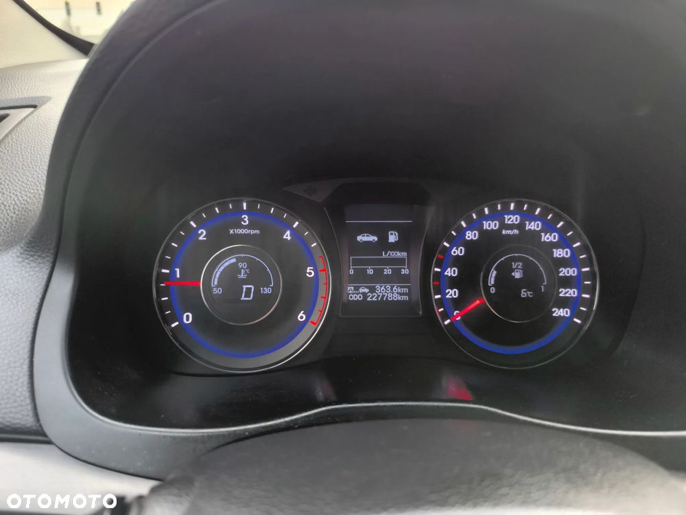 Hyundai i40 i40cw 1.7 CRDi Automatik Fifa World Cup Edition - 2