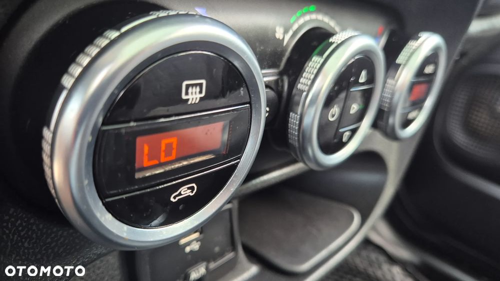 Fiat 500L 1.4 16V Urban Edition - 15
