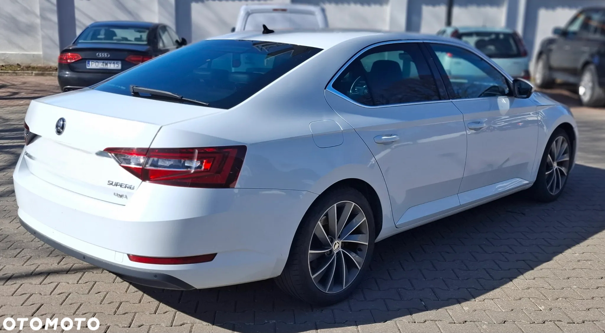 Skoda Superb 2.0 TDI 4x4 L&K DSG - 9