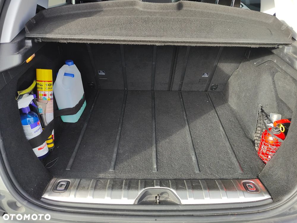 Peugeot 2008 1.6 e-HDi Allure S&S - 13