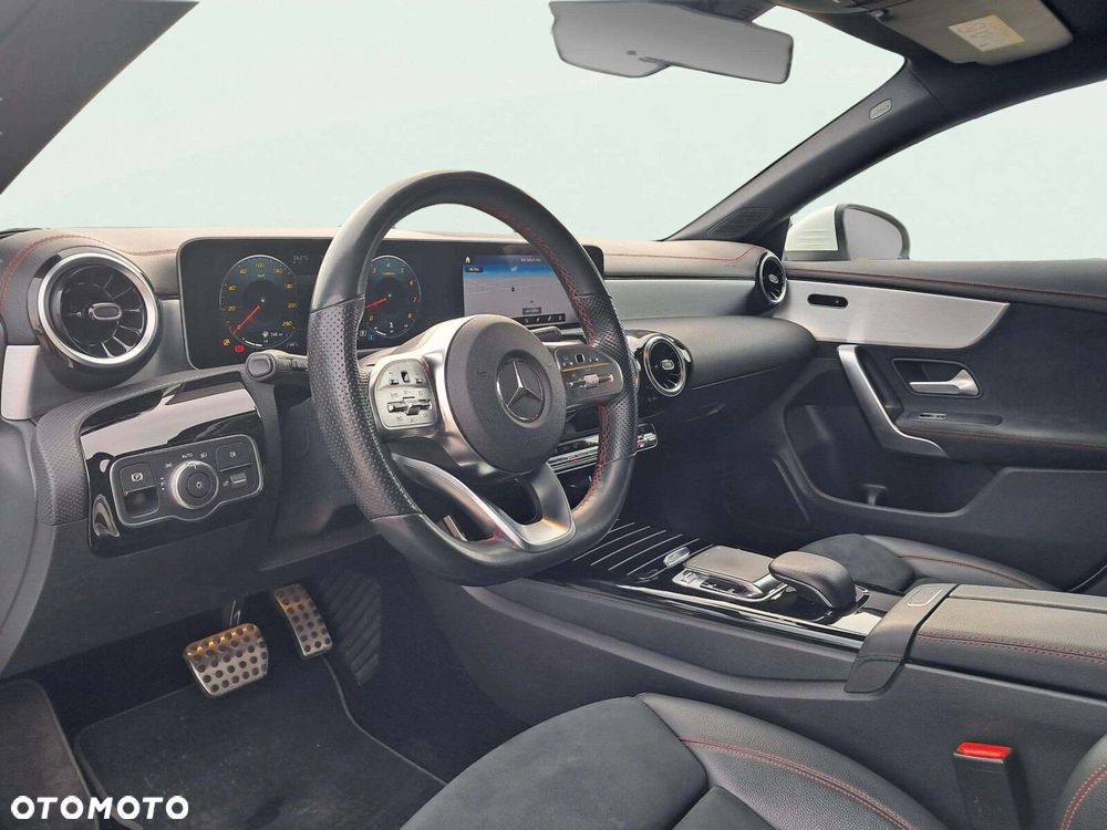 Mercedes-Benz CLA 220 AMG Line 7G-DCT - 12