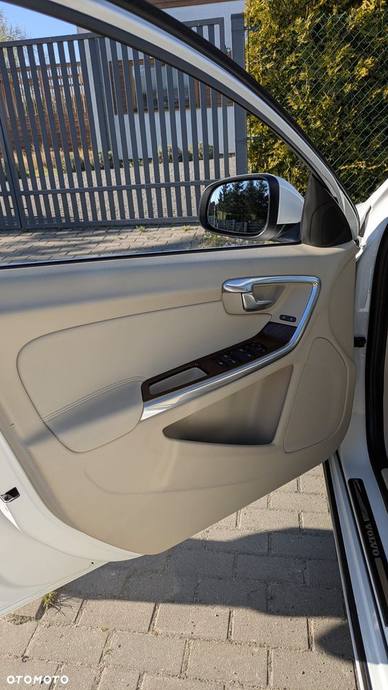 Volvo V60 T3 Momentum - 6