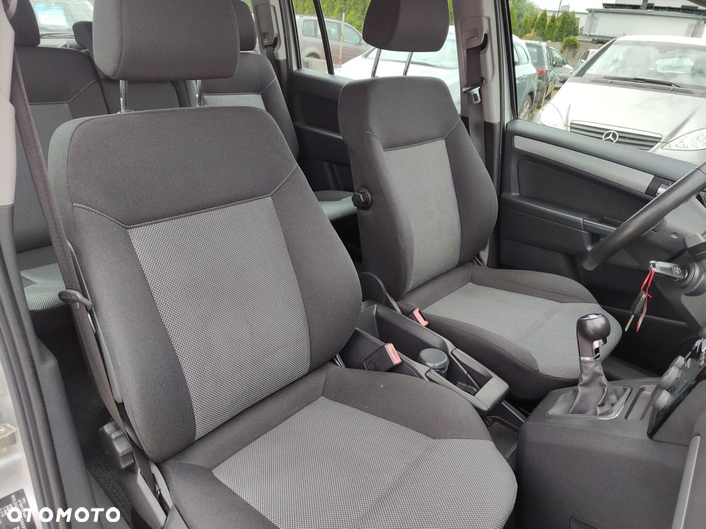 Opel Zafira - 27