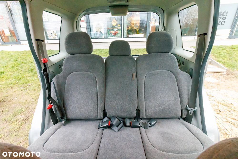 Toyota Yaris Verso 1.3 Sol - 6