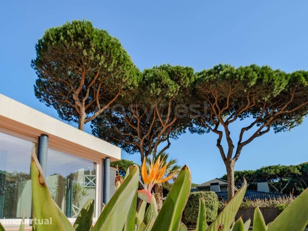 Moradia tri-familiar no coração da Quinta da Marinha sul - Grande imagem: 4/50