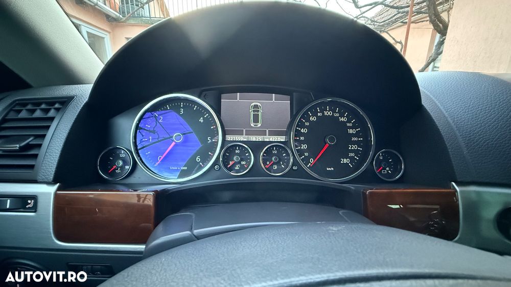 Volkswagen Touareg 2.5 TDI R5 Aut. - 8