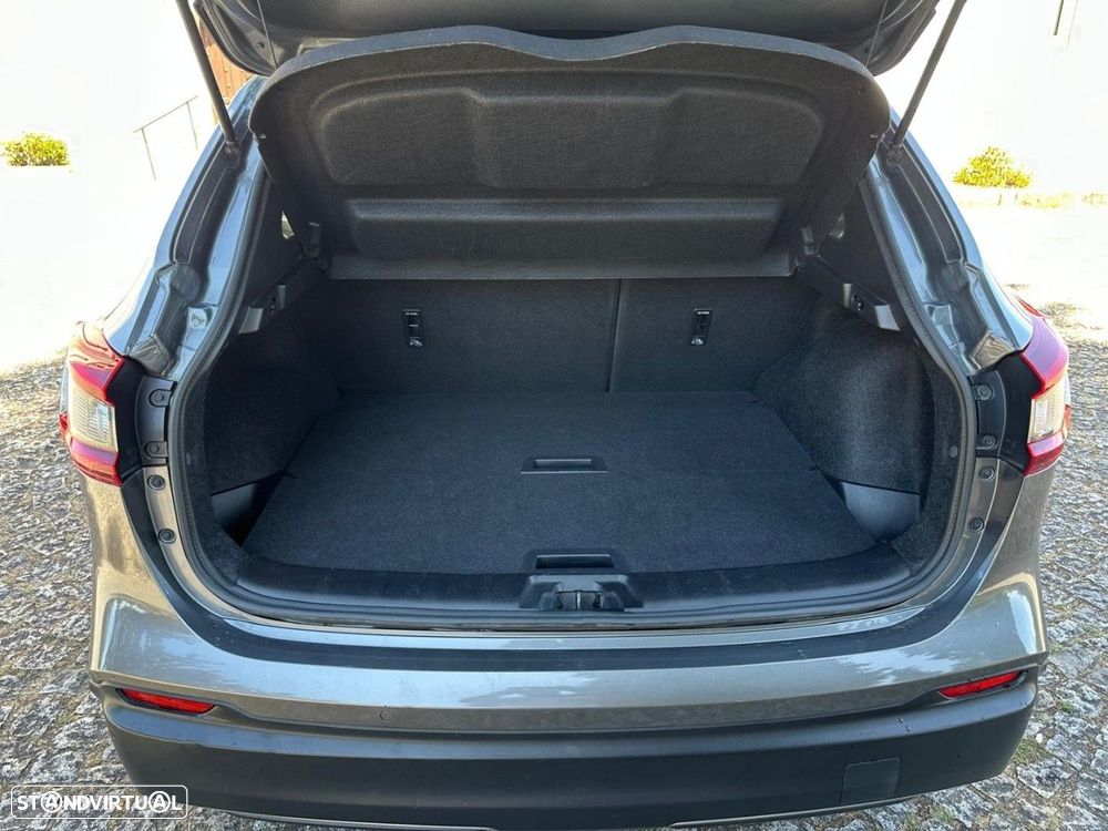 Nissan Qashqai 1.5 dCi N-Connecta J18+Led - 23