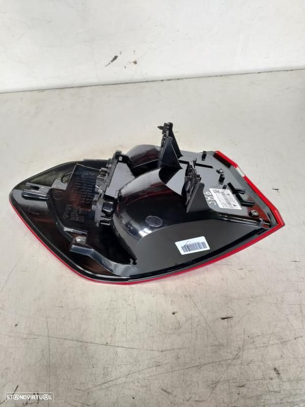 Farolim Direito Do Painel Lanterna Tras Stop Drt Bmw 2 Active Tourer ( - 7