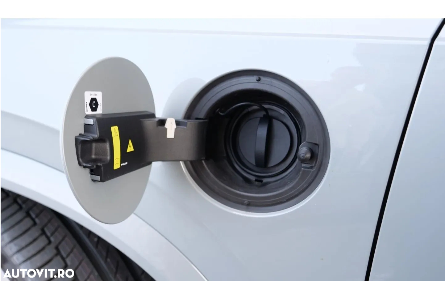 Volvo XC 90 T8 AWD Plug-in Hybrid Ultra Bright - 28
