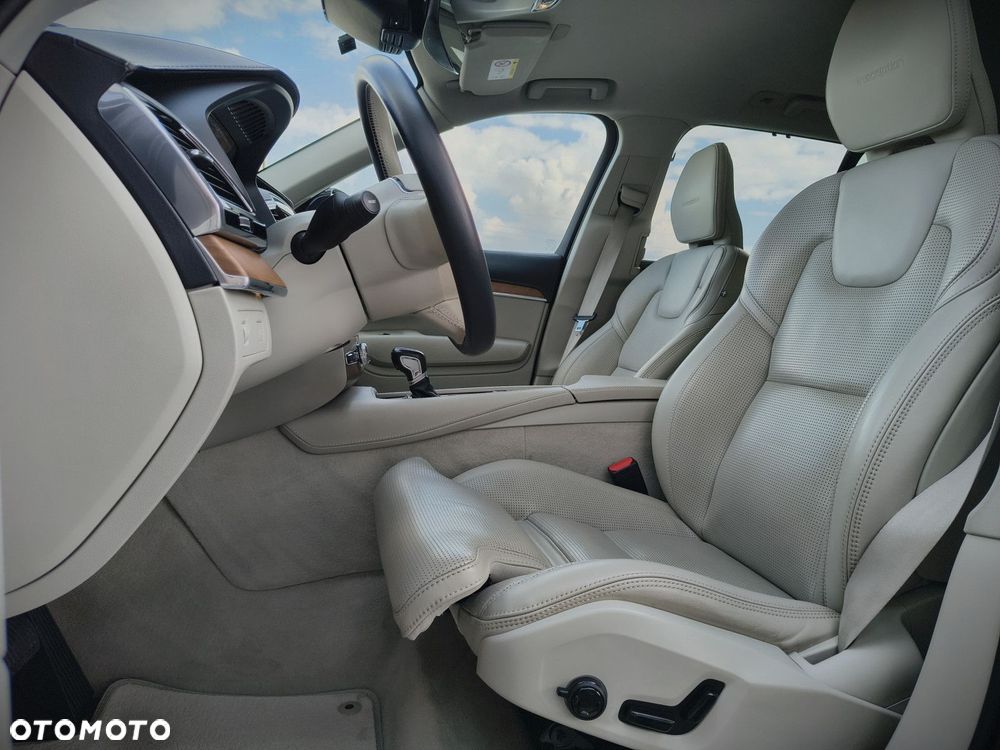 Volvo XC 90 - 28