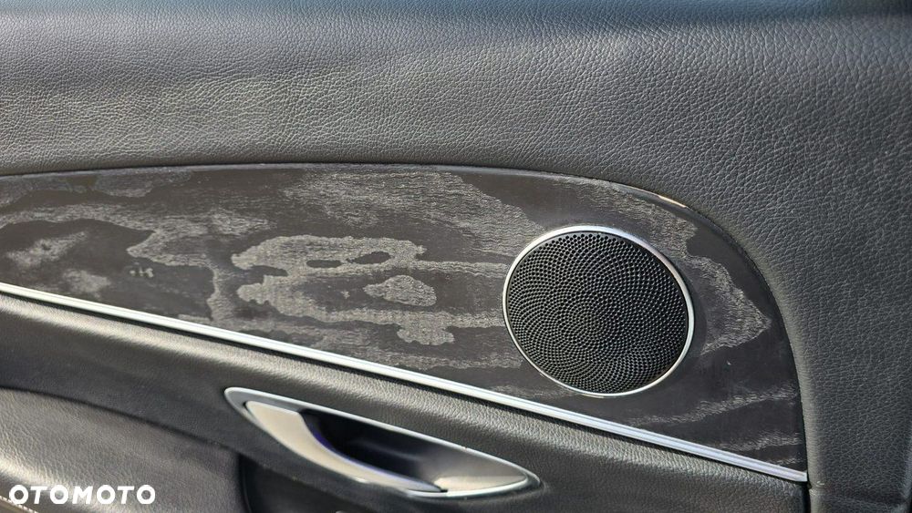 Mercedes-Benz Klasa E - 23