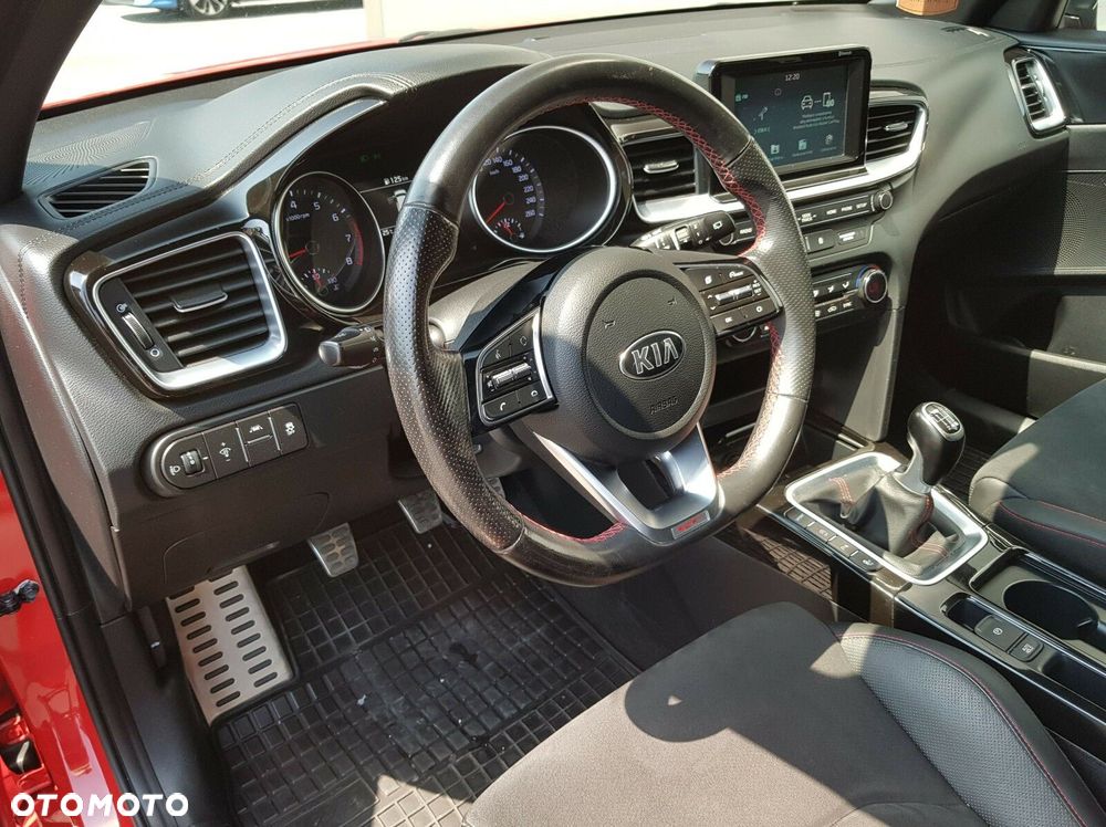 Kia ProCeed 1.6 T-GDI GT - 17