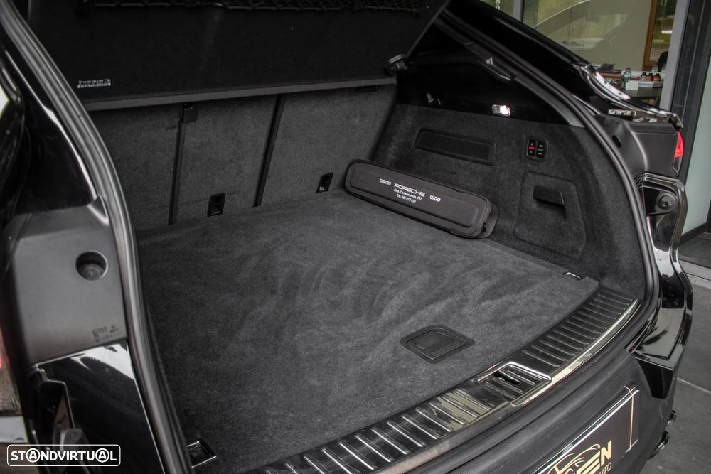 Porsche Cayenne Coupé E-Hybrid - 32