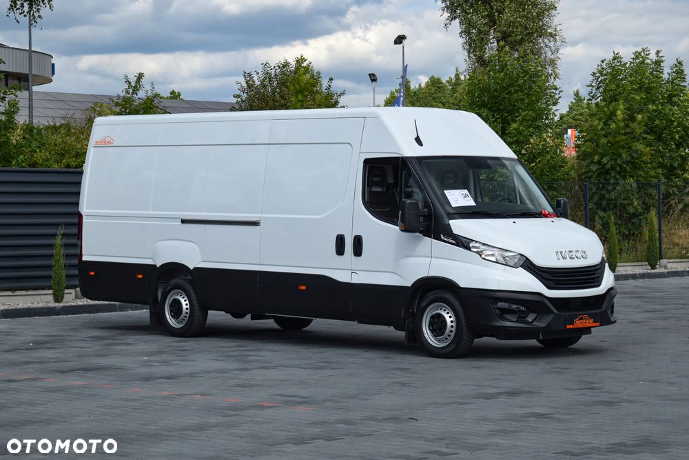Iveco DAILY MAXI 35S14 / 2.3 - 140 KM / AUTOMAT HI-MATIC / NOWY MODEL / 3 OSOBY / DOSTAWCZE / BLASZAK / KAMERA COFANIA / TEMPOMAT / KLIMA / 2022 / SERWISOWANY / SPROWADZONY Z NIEMIEC - 3