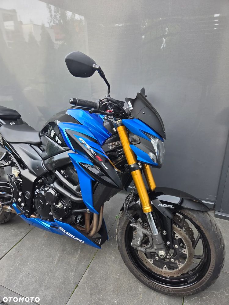 Suzuki GSX - 7