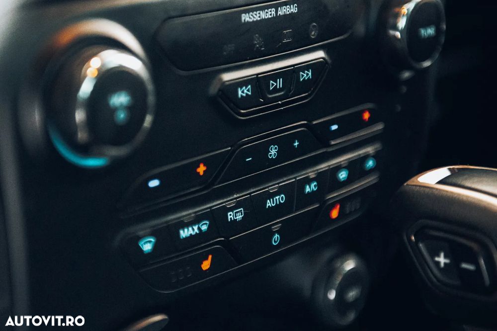 Ford Ranger 2.0 EcoBlue 170 CP 4x4 Cabina Dubla Wildtrack Aut. - 13