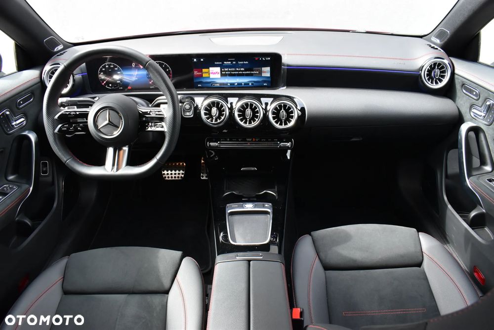 Mercedes-Benz CLA 220 AMG Line 7G-DCT - 17