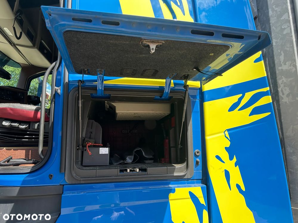 Volvo FH 500 AUTOMAT / HALOGENY ORUROWANIE / FULL SPOJLERY / LED / EURO 6 / TACHOGRAF NOWEJ GENERACJI / PRZÓD NOWE OPONY DUNLOP / 2015 ROK !! - 32