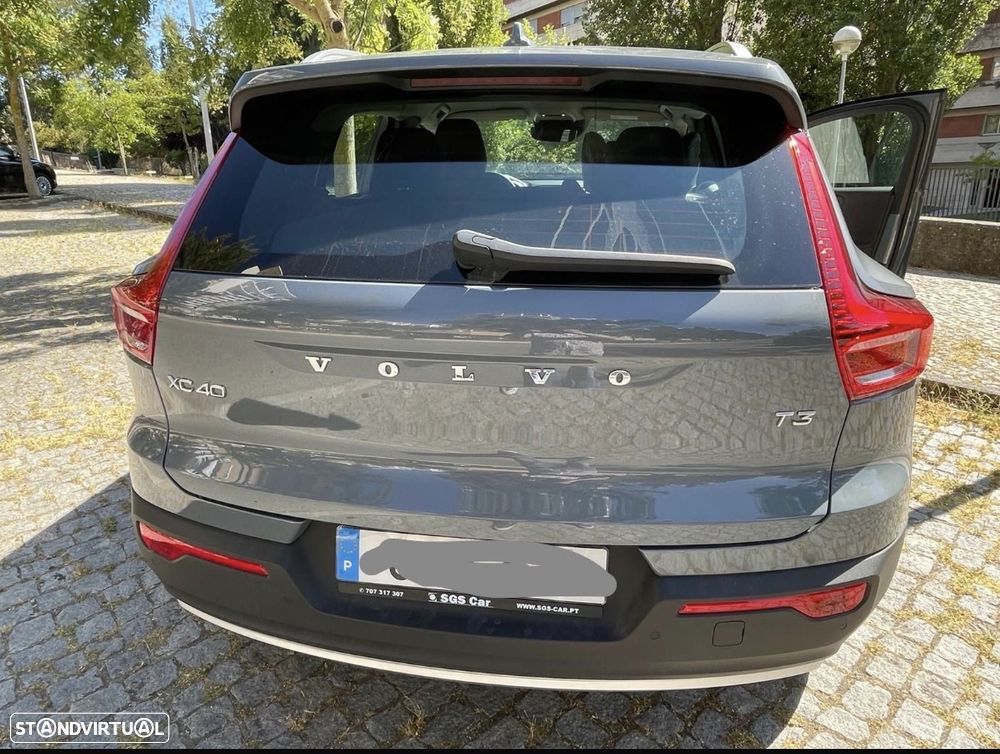 Volvo XC 40 1.5 T3 Momentum Geartronic - 3