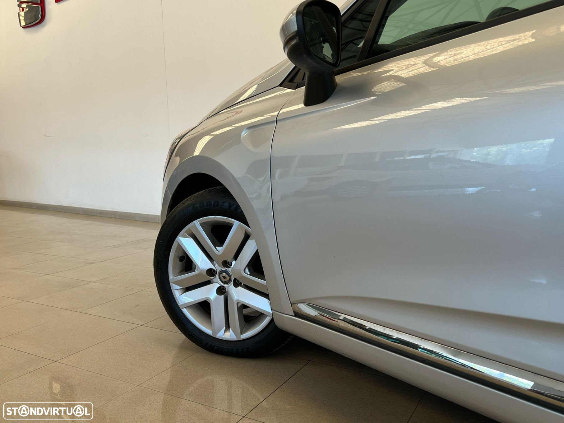 Renault Clio 1.6 E-Tech Full Hybrid Engineered - 11