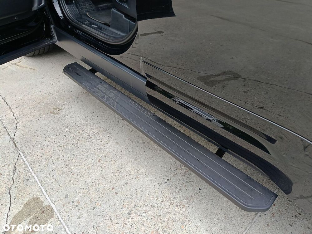 Land Rover Defender - 10