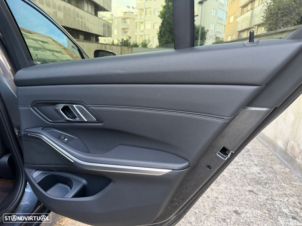 BMW 320 e Corporate Edition Auto - 13