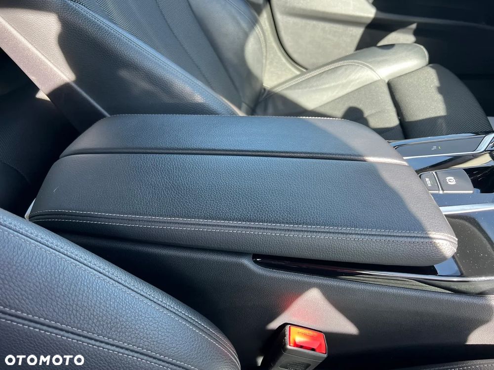 BMW Seria 5 520d Sport Line - 22