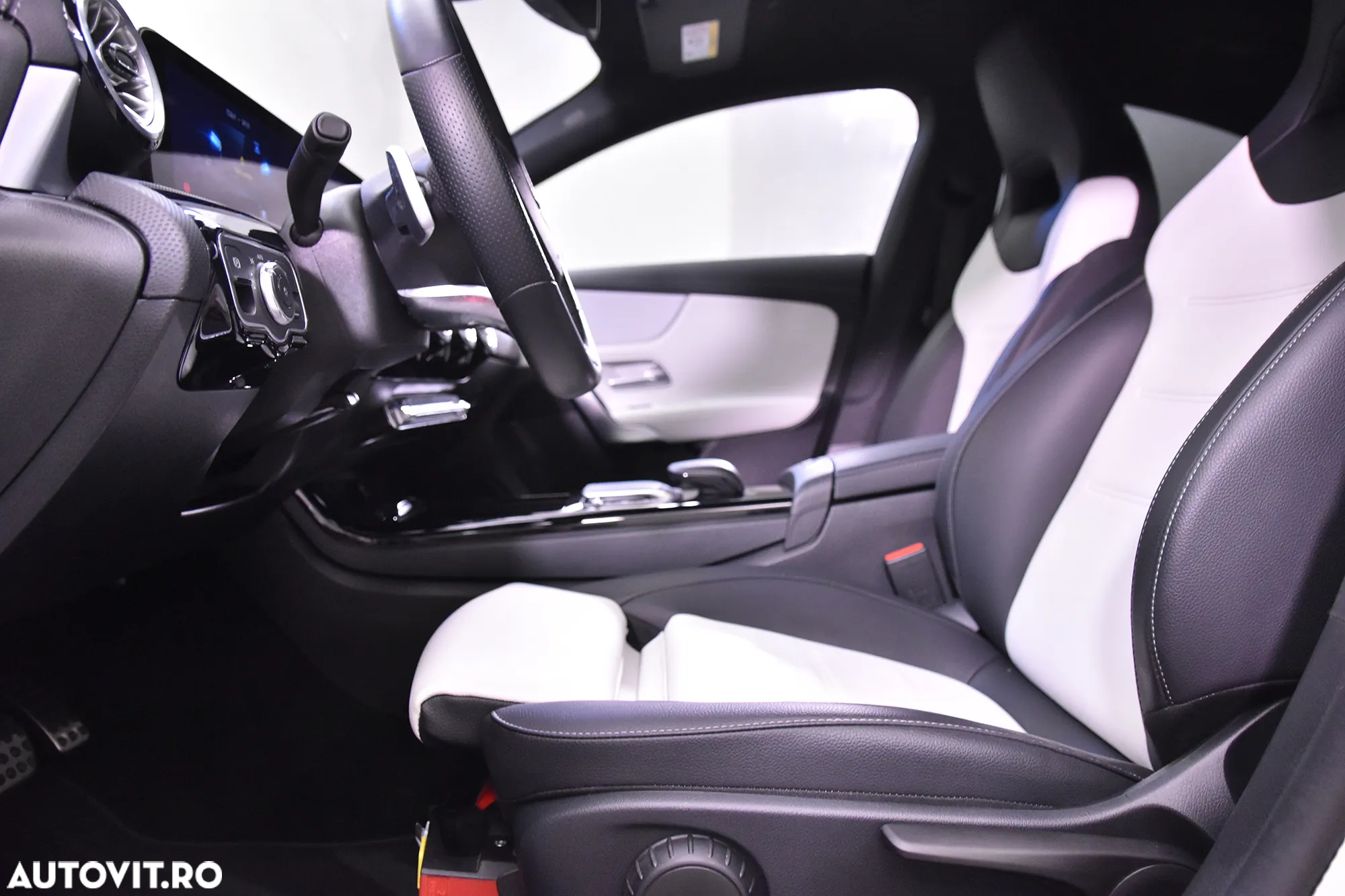 Mercedes-Benz CLA 250 4Matic 7G-DCT AMG Line - 23