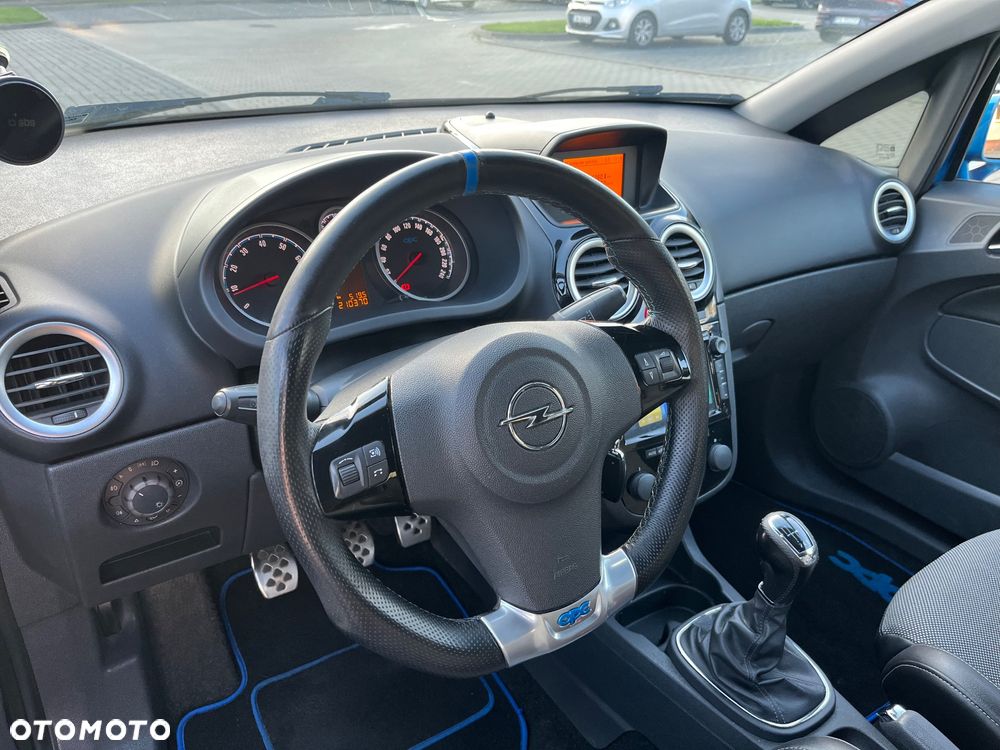 Opel Corsa 1.6T OPC - 11