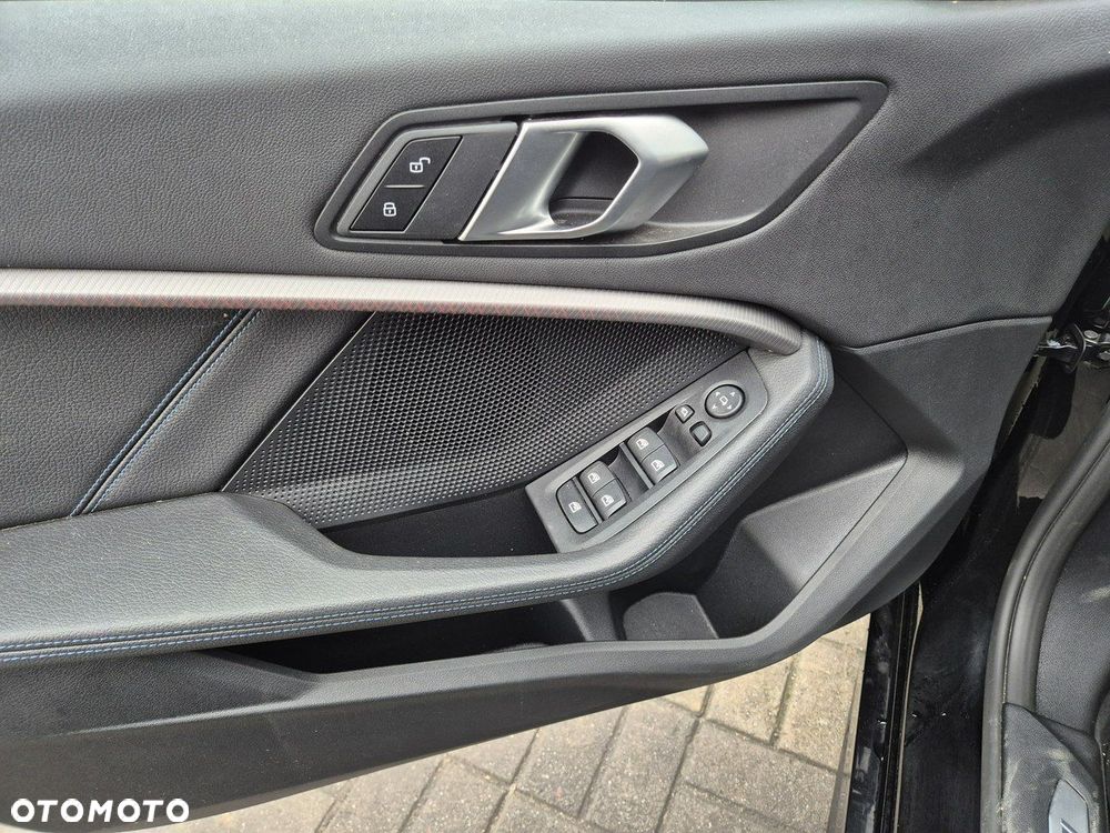 BMW Seria 1 118i Edition M Sport Shadow - 16