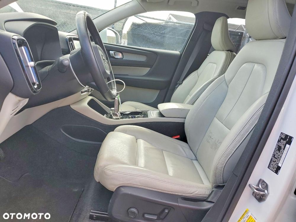 Volvo XC 40 T5 AWD Inscription - 9