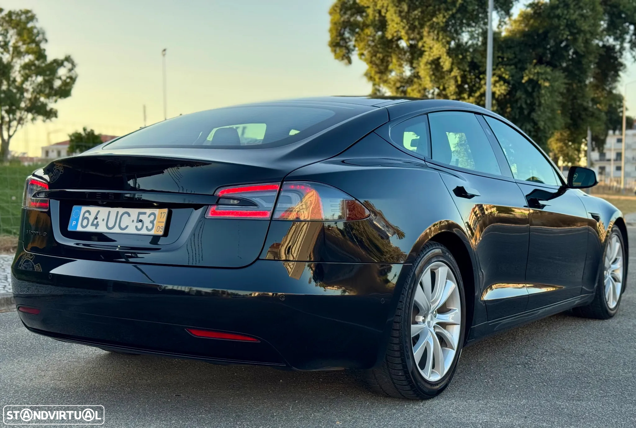 Tesla Model S - 11