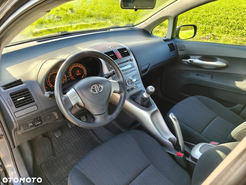 Toyota Auris 1.6 Luna - 8