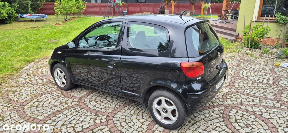 Toyota Yaris 1.0 Base - 4