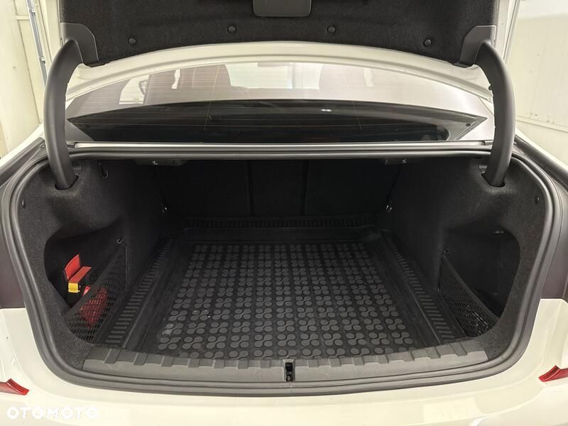 BMW Seria 3 318i M Sport - 21