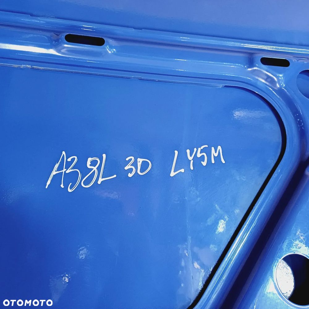 MASKA POKRYWA SILNIKA AUDI A3 8L HB LAK: LY5M NR19 - 15