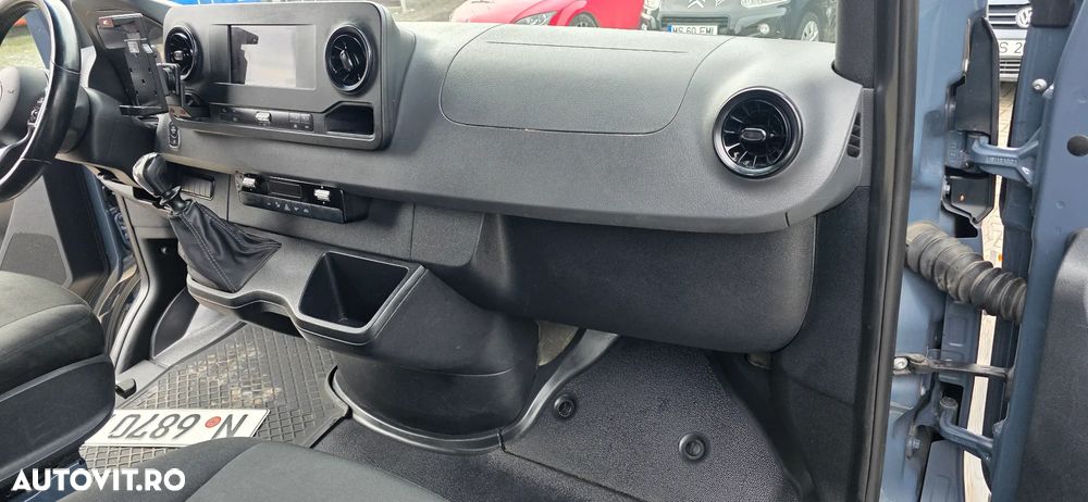Mercedes-Benz Sprinter - 10