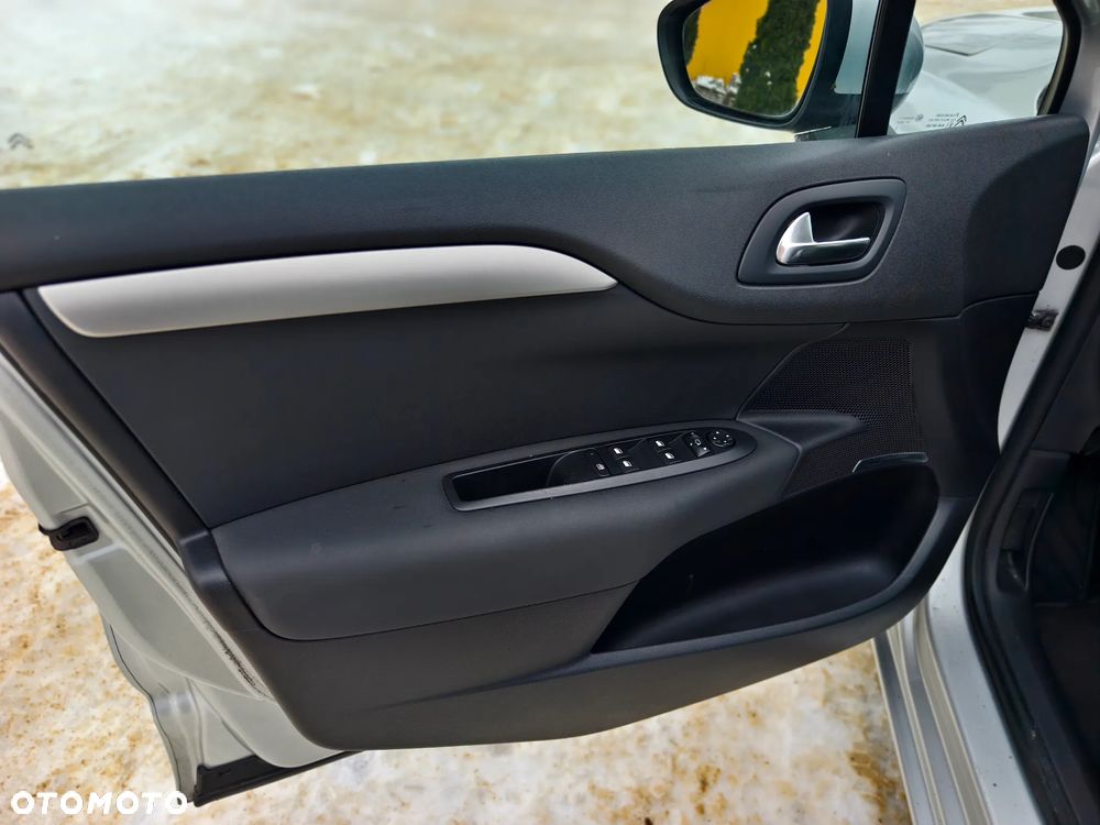 Citroën C4 VTi 120 Style - 6