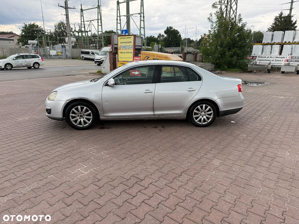 Volkswagen Jetta - 5