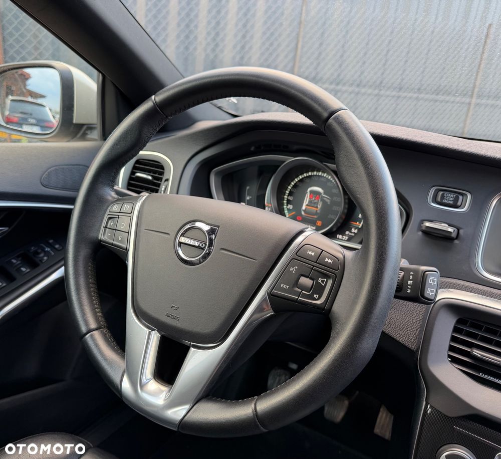 Volvo V40 D3 Momentum - 18
