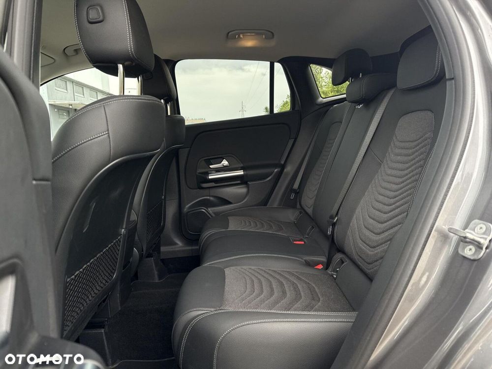 Mercedes-Benz GLA - 22