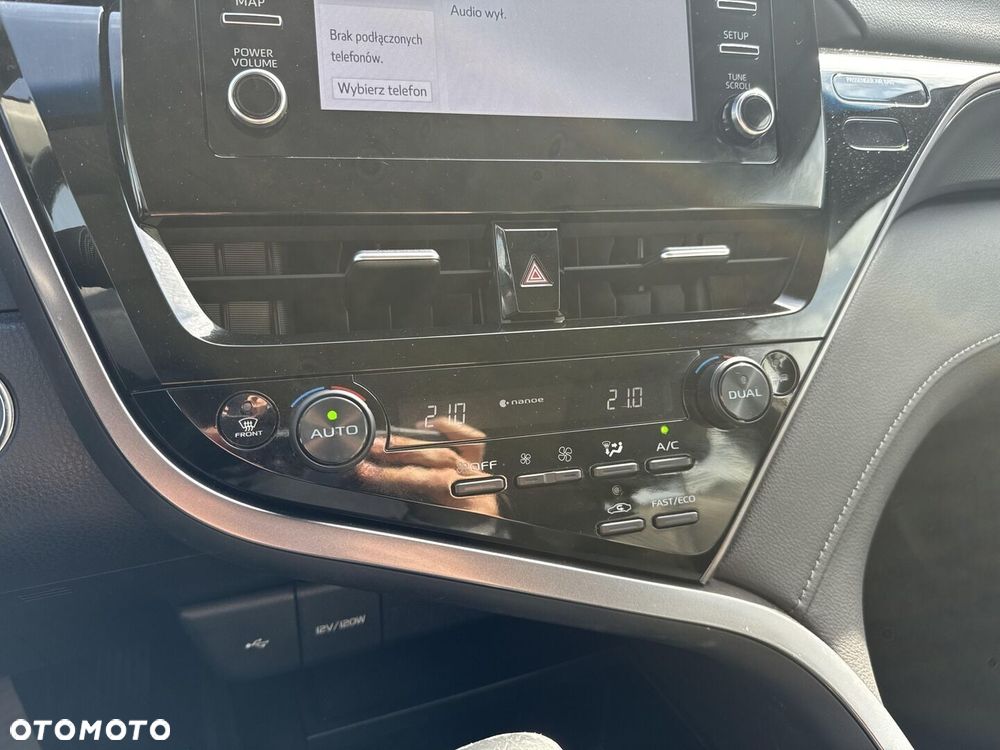 Toyota Camry 2.5 Hybrid Comfort CVT - 25