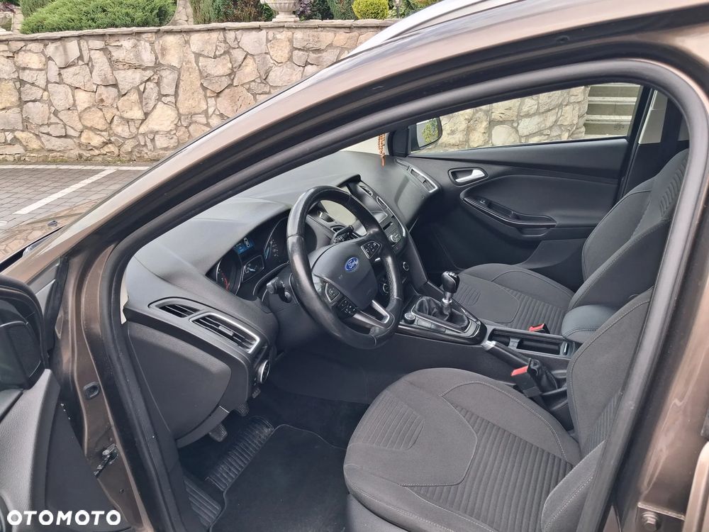 Ford Focus - 8