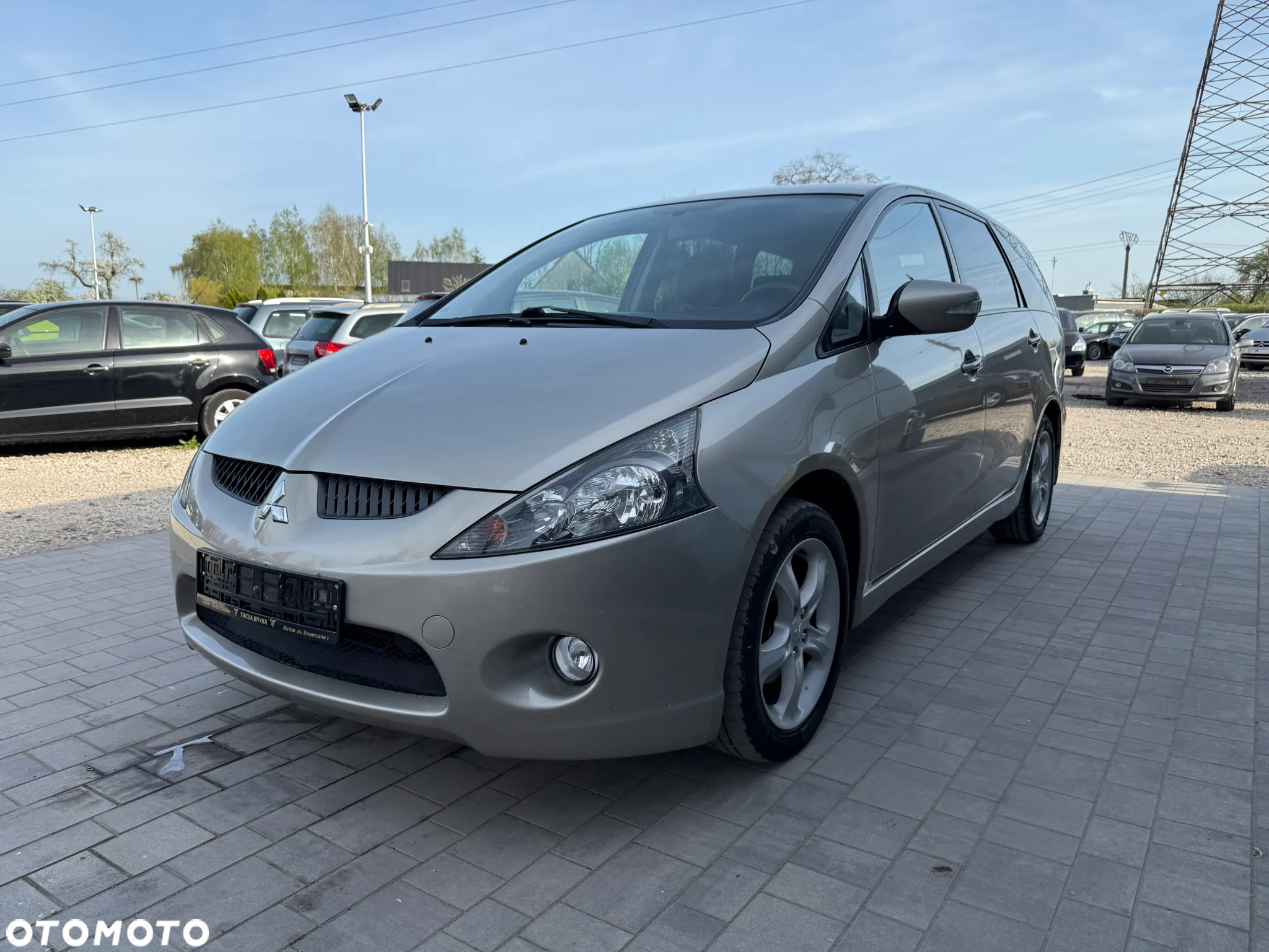Mitsubishi Grandis 2.4 Intense - 15